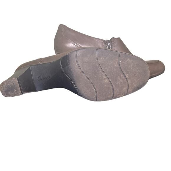 Clarks Collection BRYN POPPY Gray Leather Size Zip Heel Size 9M - Picture 6 of 7